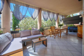 4 bedrooms in Cannes Center 8 minutes to the Palais des Festivals 3 minutes to the Croisette beach - 2110